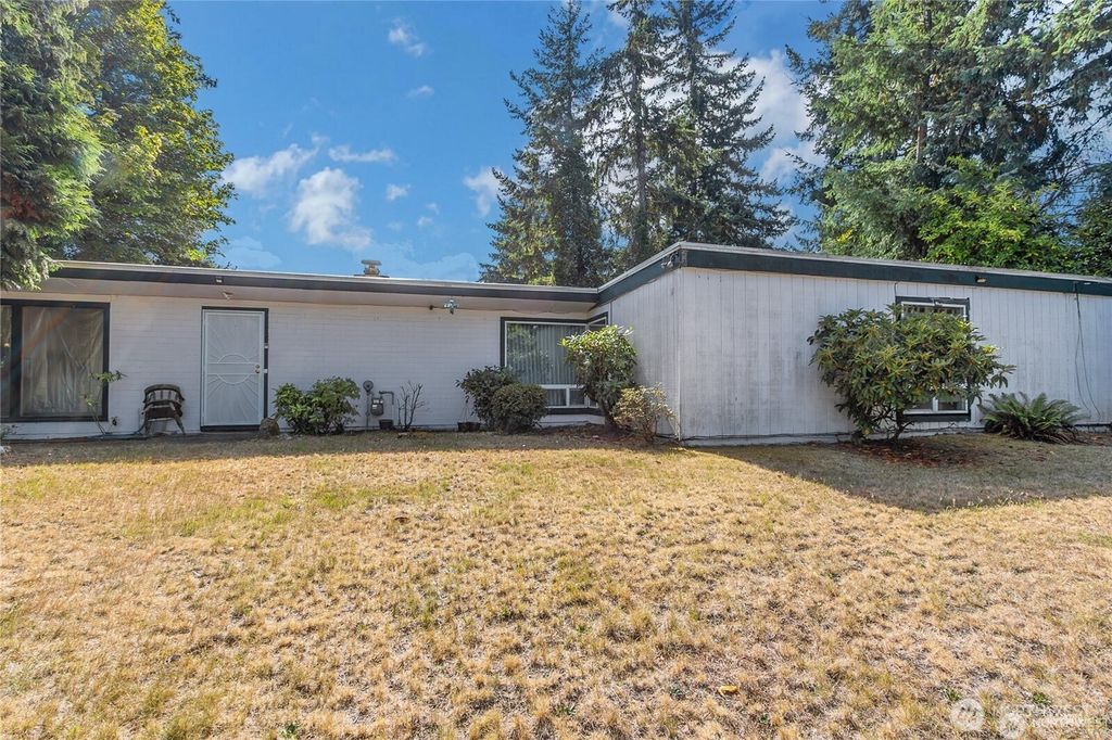 Photo of 9202 Westmont Place SW, Lakewood, WA 98498 (MLS # 2467222)