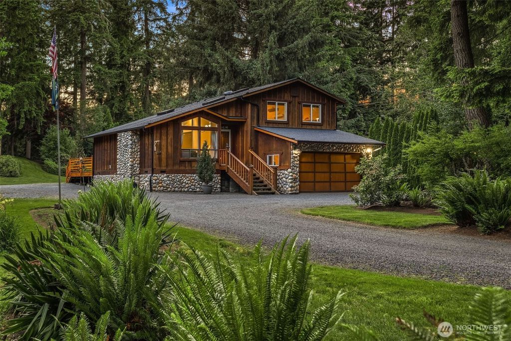 Photo of 20928 Echo Lake Road Rd, Snohomish, WA 98296 (MLS # 2392167)