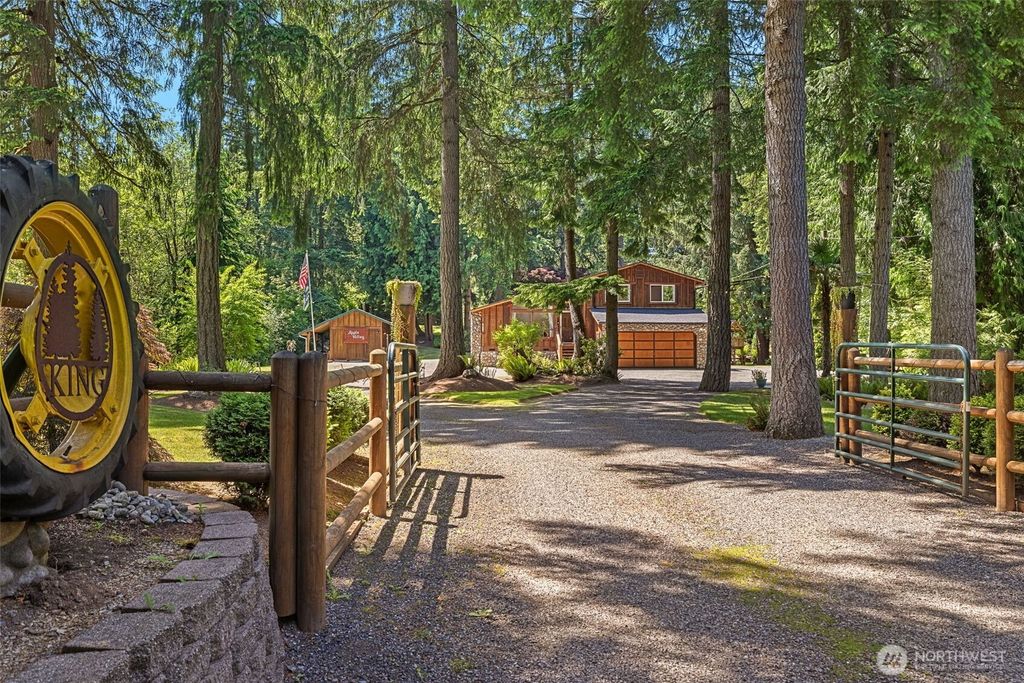 Photo of 20928 Echo Lake Road Rd, Snohomish, WA 98296 (MLS # 2392167)