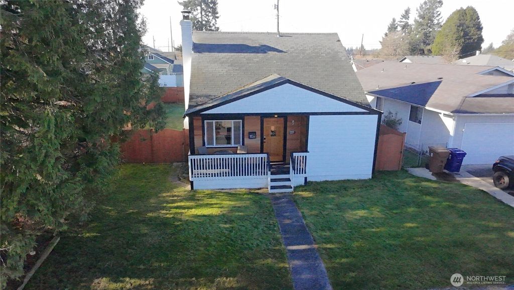 Photo of 7040 S Montgomery Street, Tacoma, WA 98409 (MLS # 2458402)