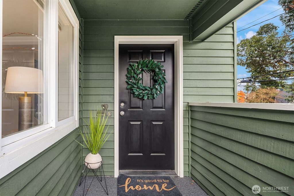 Photo of 315 27th Avenue E, Seattle, WA 98112 (MLS # 2473299)