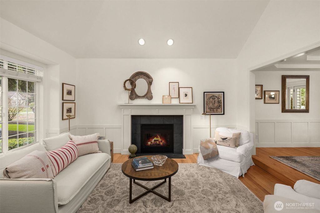 Photo of 18604 215th Way NE, Woodinville, WA 98077 (MLS # 2486502)