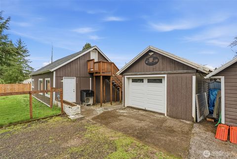 Photo of 228 Holcomb Spur Road, Kelso, WA 98626 (MLS # 2476920)