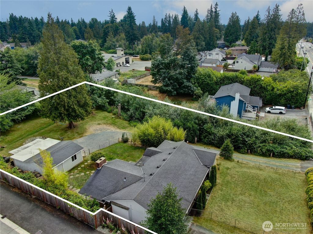 Photo of 13811 Beverly Park Road, Lynnwood, WA 98087 (MLS # 2418491)