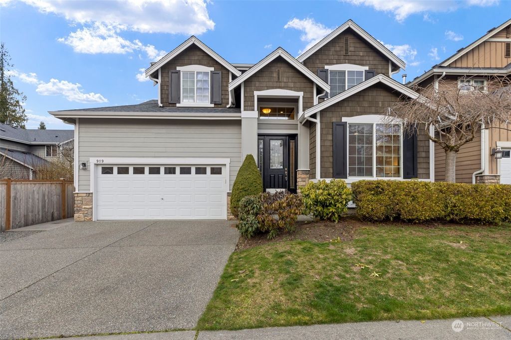Photo of 919 200th Place SW, Lynnwood, WA 98036 (MLS # 2207728)