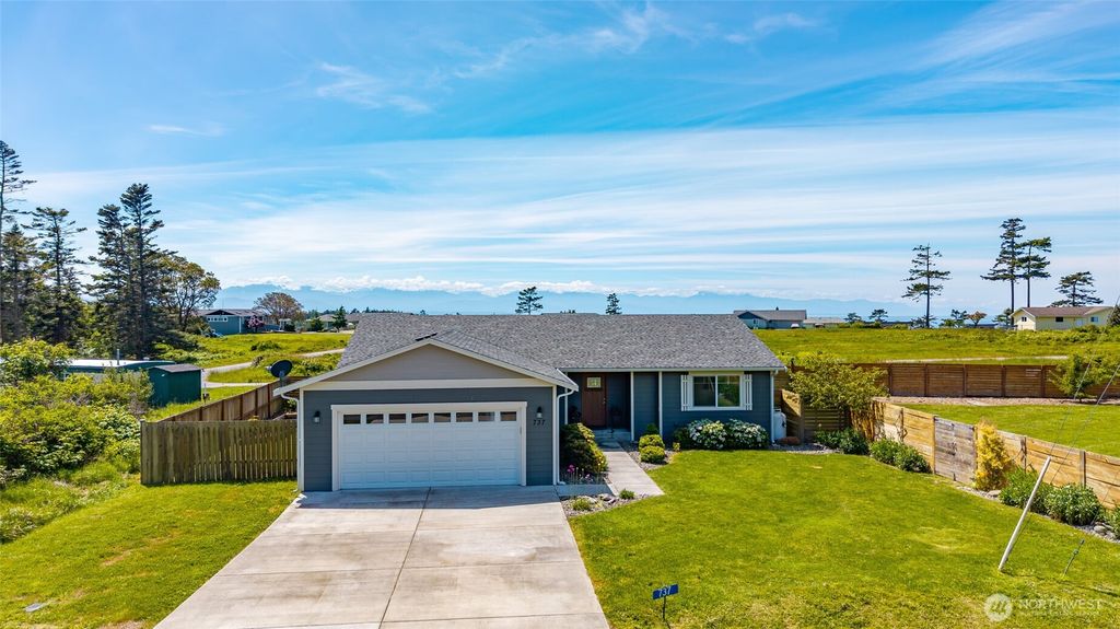 Photo of 737 El Gato Street, Coupeville, WA 98239 (MLS # 2528299)