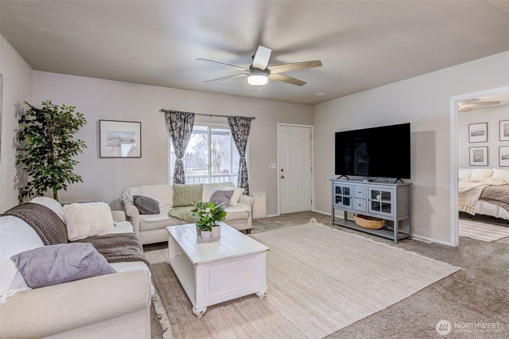 Photo of 424 S Central Avenue, Waterville, WA 98858 (MLS # 2471221)