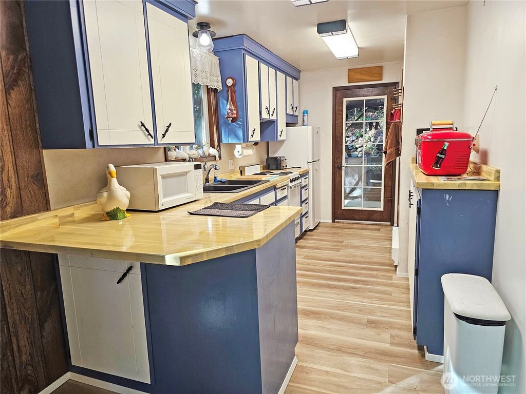 Photo of 121 Bay View Avenue, Brinnon, WA 98320 (MLS # 2479425)