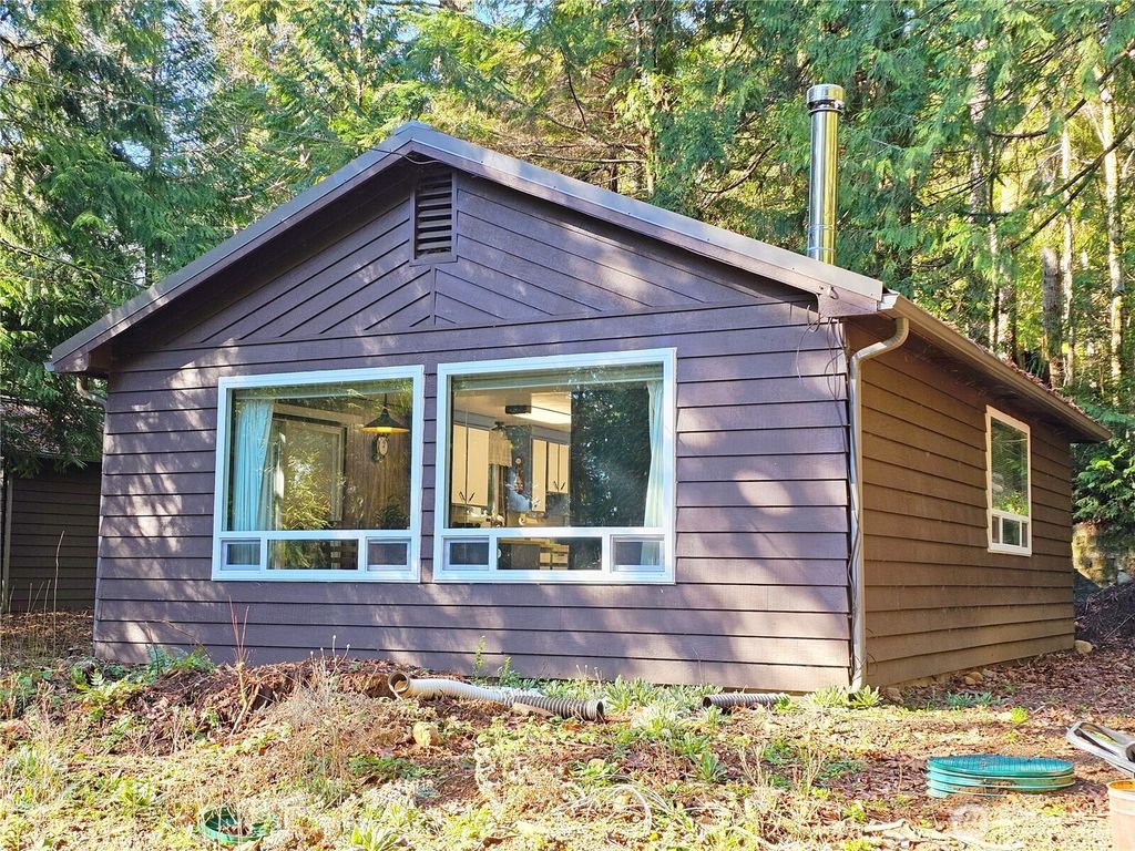 Photo of 121 Bay View Avenue, Brinnon, WA 98320 (MLS # 2479425)