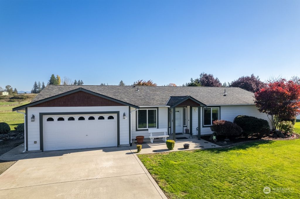 Photo of 19607 SE 384th Street, Auburn, WA 98092 (MLS # 2175662)