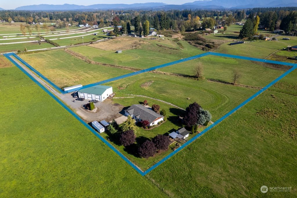 Photo of 19607 SE 384th Street, Auburn, WA 98092 (MLS # 2175662)