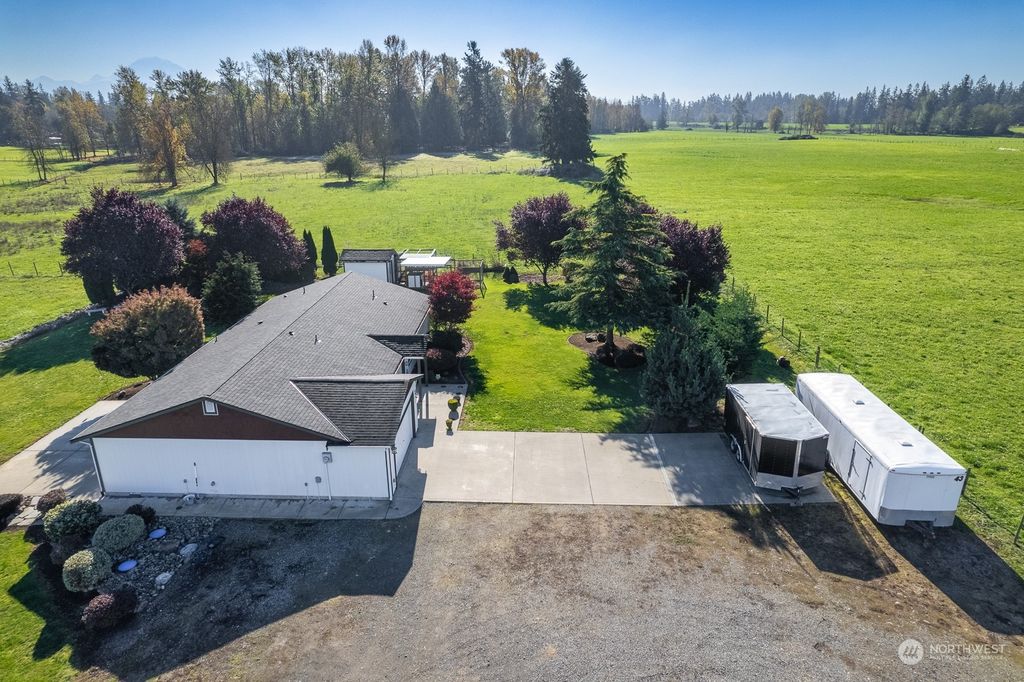 Photo of 19607 SE 384th Street, Auburn, WA 98092 (MLS # 2175662)