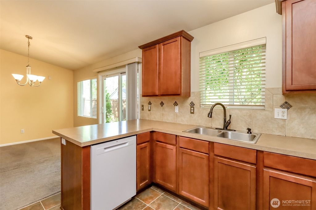 listing image 9362939022838911878