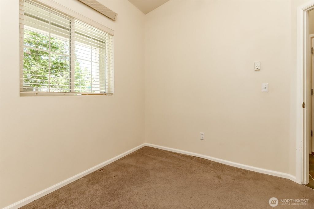 listing image 9360375267717786411