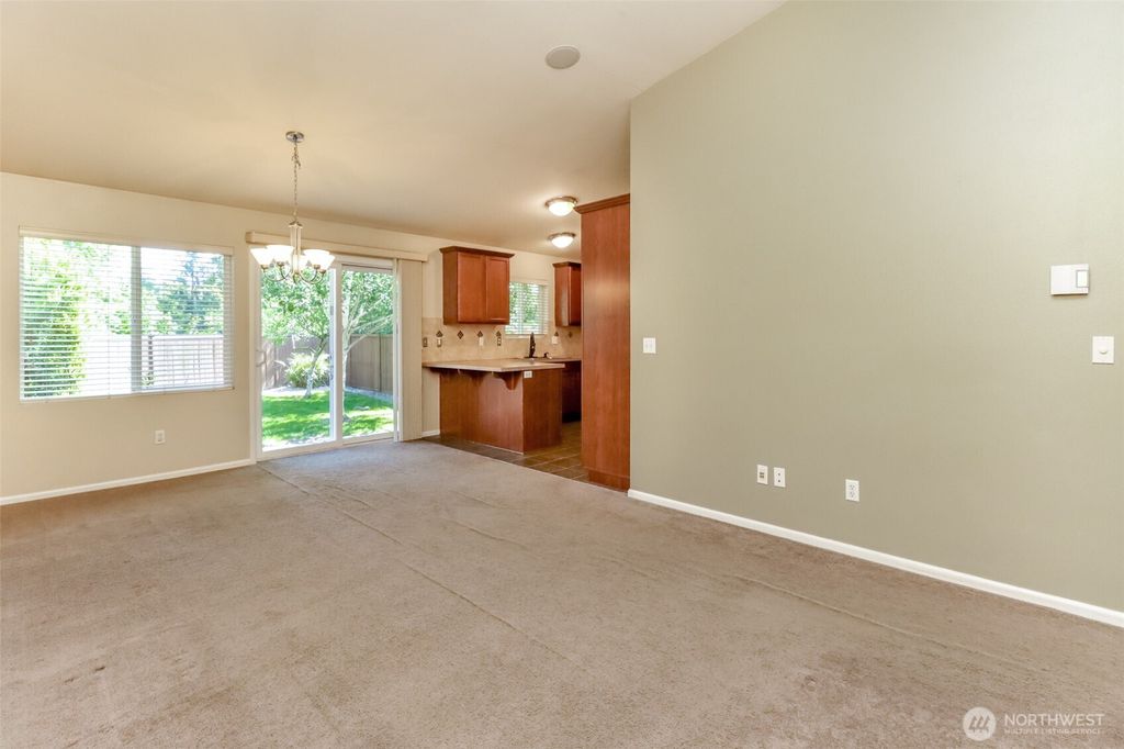 listing image 9364858855036070702