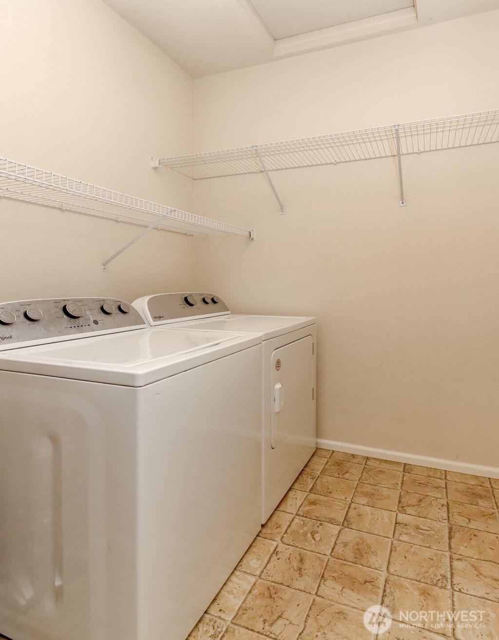 listing image 9368836631382744779