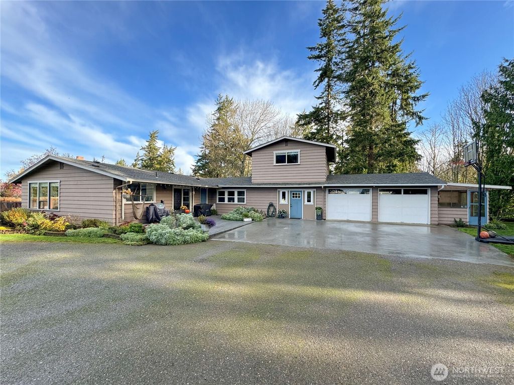 Photo of 242 Agnew Parkway, Port Angeles, WA 98362 (MLS # 2486513)