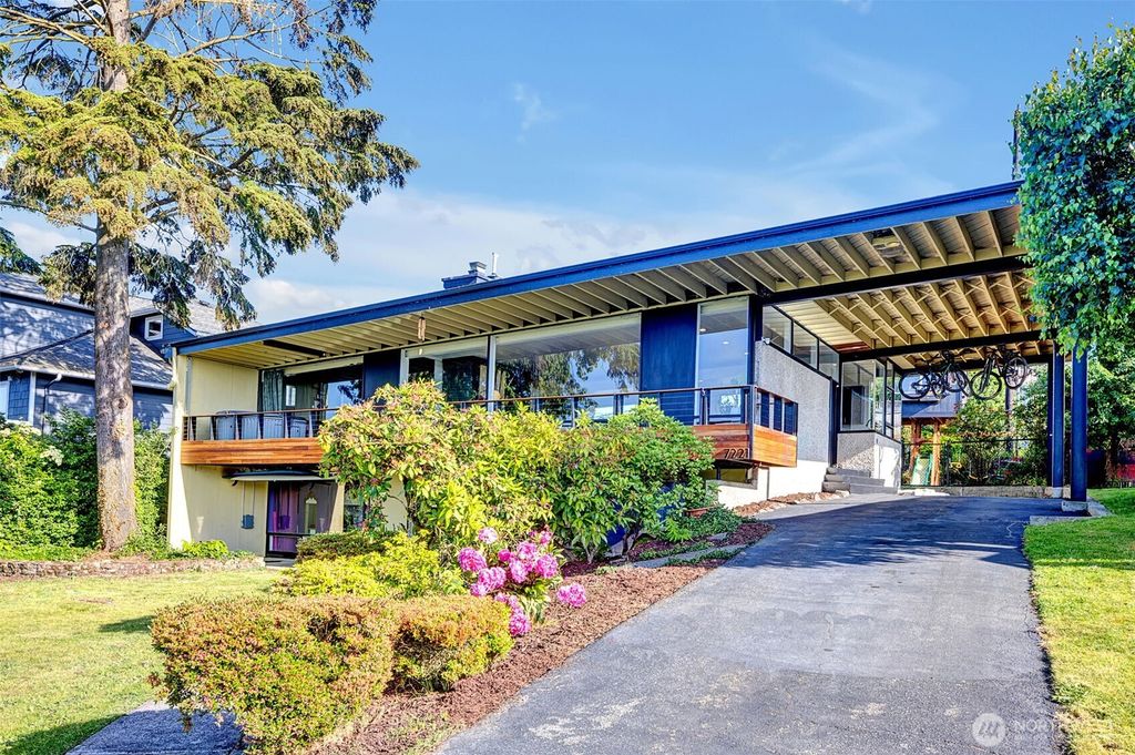 Photo of 7221 S Sunnycrest Road, Seattle, WA 98178 (MLS # 2385911)
