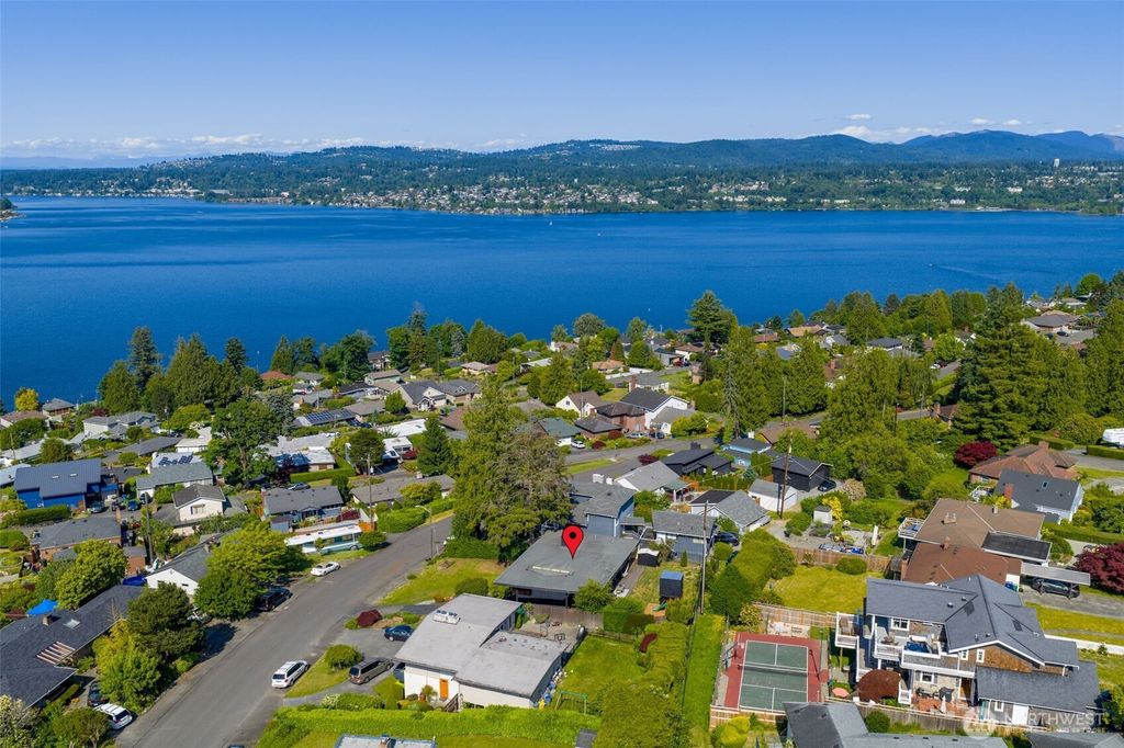 Photo of 7221 S Sunnycrest Road, Seattle, WA 98178 (MLS # 2385911)