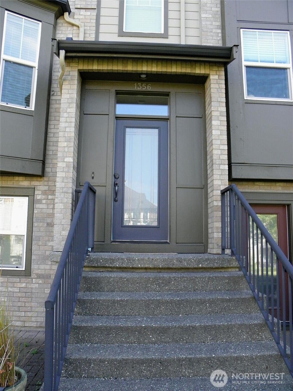 Photo of 1356 Greenwich Walk Walk NE, Issaquah, WA 98029 (MLS # 2564018)