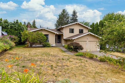Photo of 11239 SE 324th Street, Auburn, WA 98092 (MLS # 2560807)