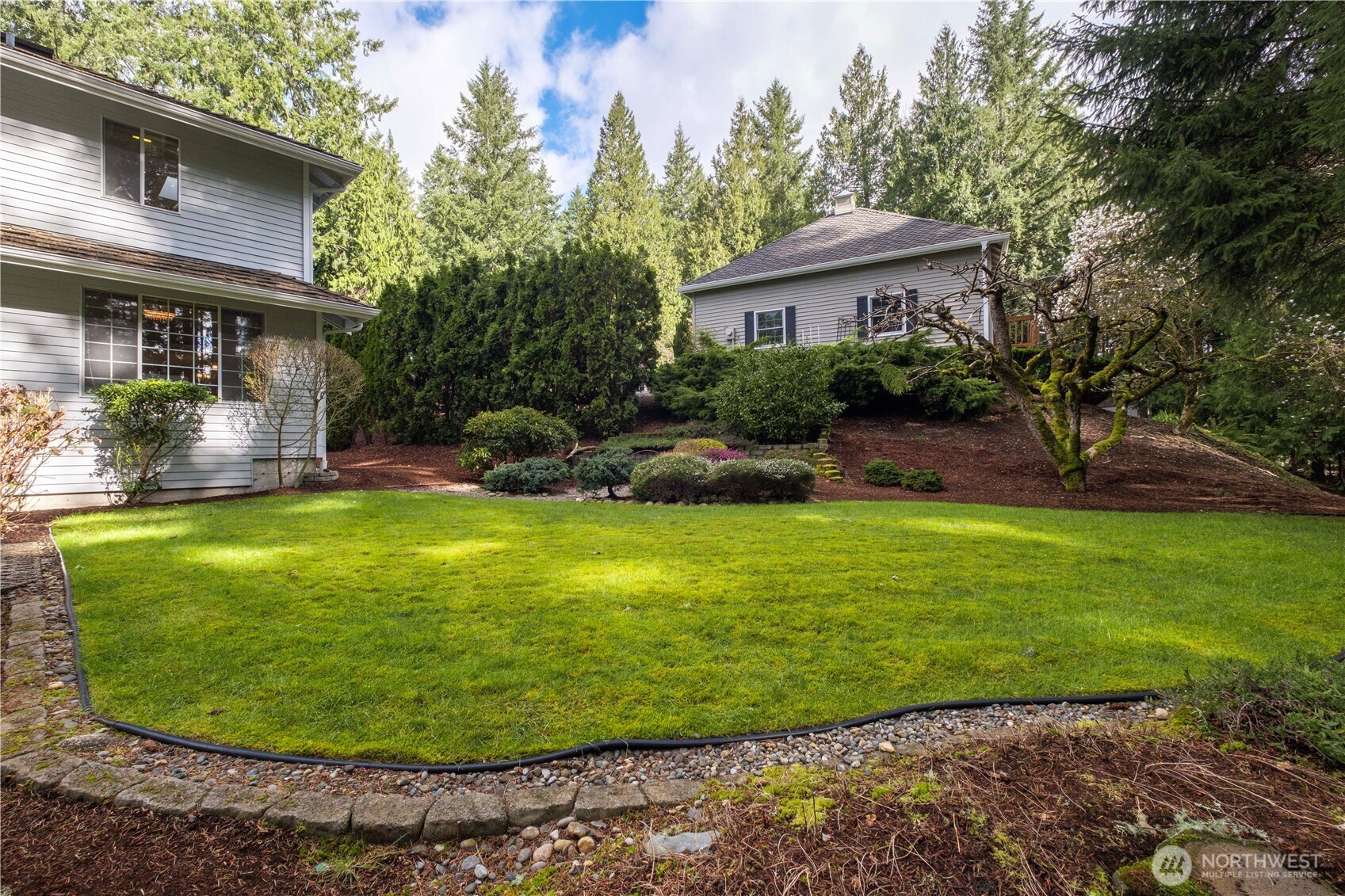 Sammamish, Washington, 98074, United States, 4 Bedrooms Bedrooms, ,3 BathroomsBathrooms,Residential,Active,2030973