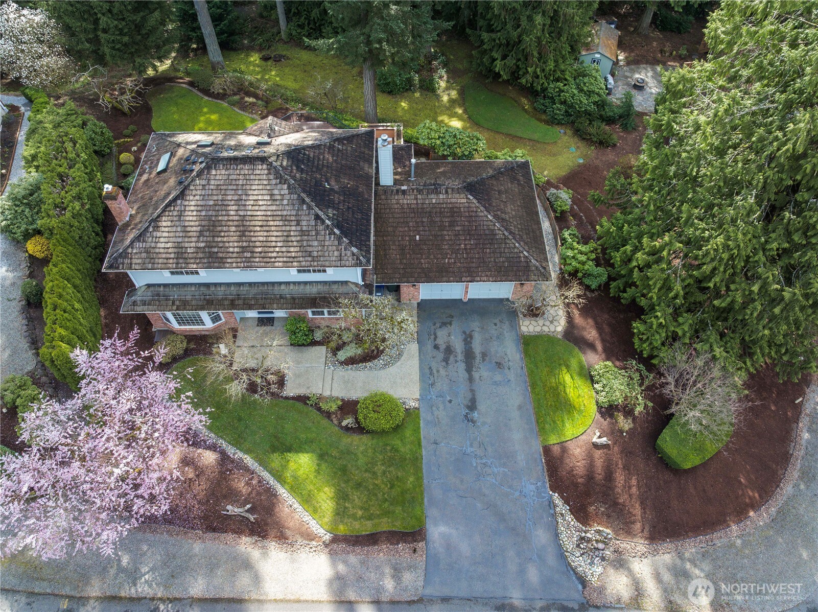 Sammamish, Washington, 98074, United States, 4 Bedrooms Bedrooms, ,3 BathroomsBathrooms,Residential,Active,2030973