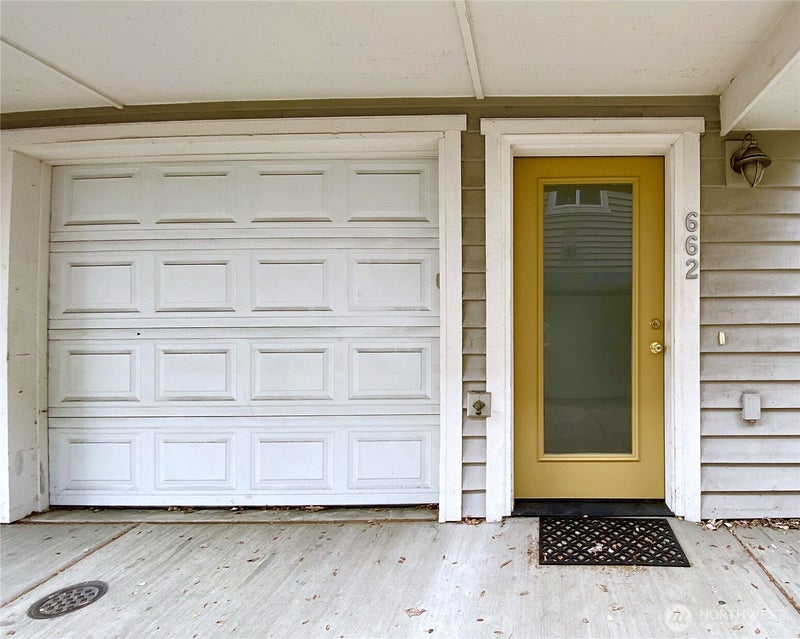 662 NE 40th Street