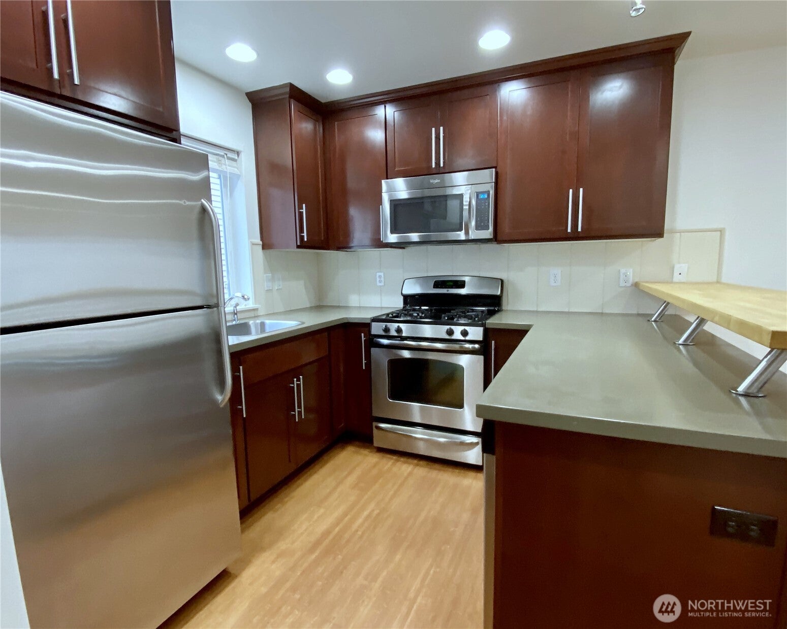 662 NE 40th Street
