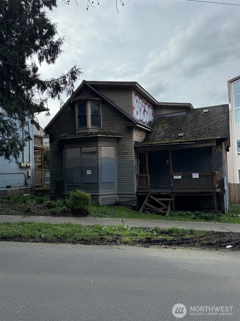 2531 Gilman Drive W