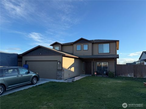 Photo of 1427 W Century St St, Moses Lake, WA 98837 (MLS # 2464553)