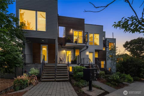 Photo of 727 Belmont Avenue E, Seattle, WA 98102 (MLS # 2559709)