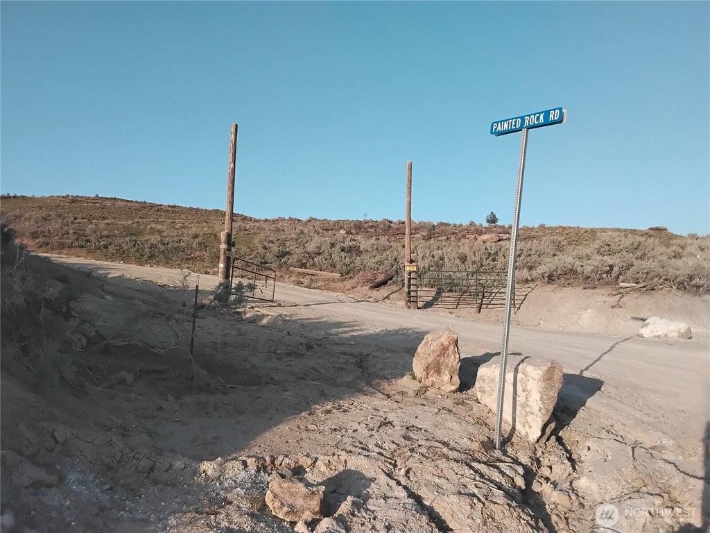 Photo of 9 Painted Rock Road, Tonasket, WA 98855 (MLS # 2579080)