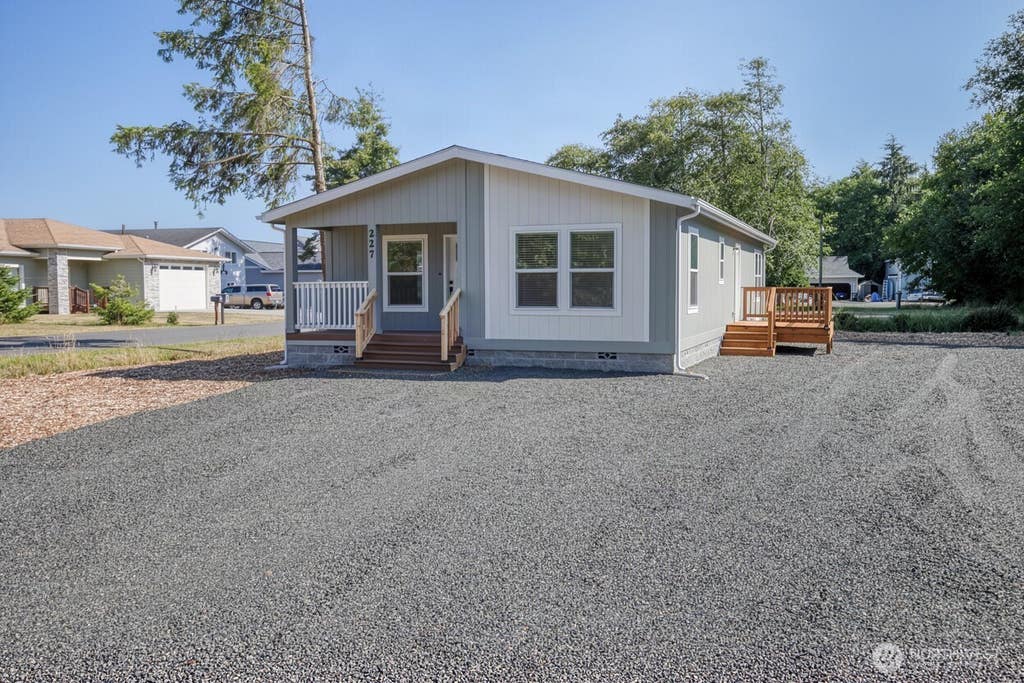 Photo of 227 Sunrise Avenue SE, Ocean Shores, WA 98569 (MLS # 2566872)