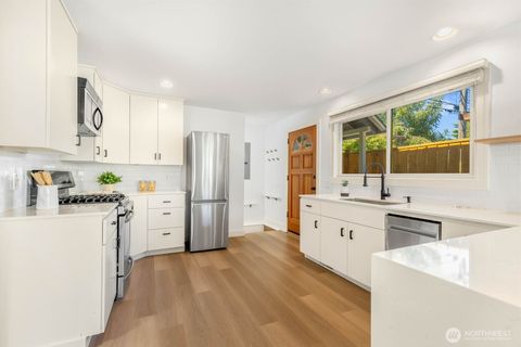 Photo of 2423 3rd Avenue W, Seattle, WA 98119 (MLS # 2423200)