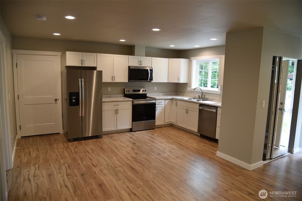 Photo of 8452 Aspen Court, Maple Falls, WA 98266 (MLS # 2520703)