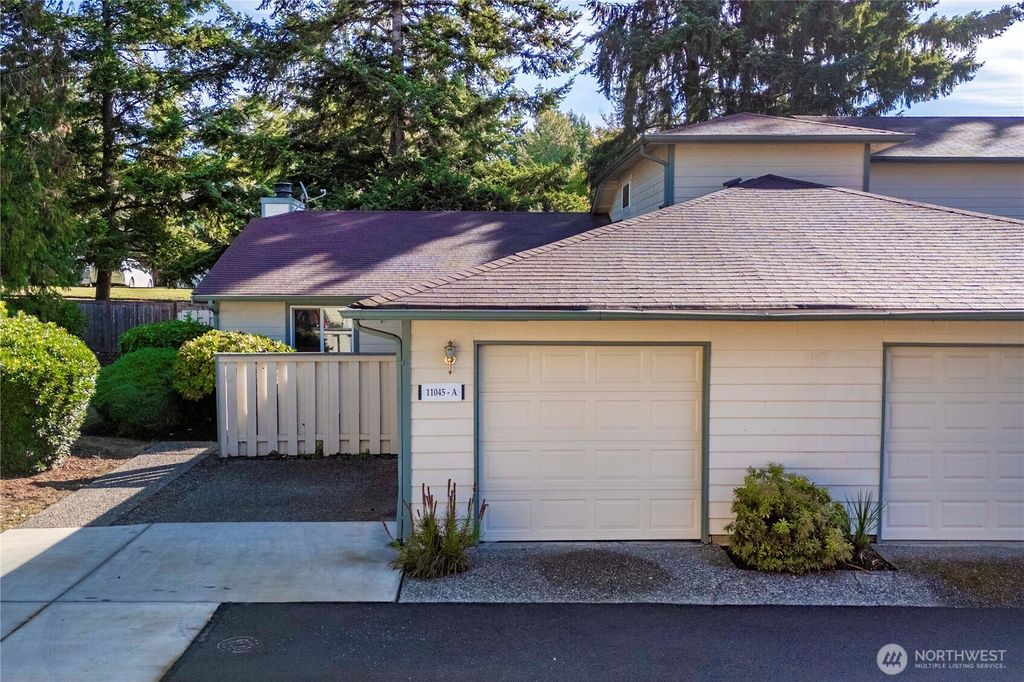 Photo of 11045 SE 249th Court #2A, Kent, WA 98030 (MLS # 2440624)