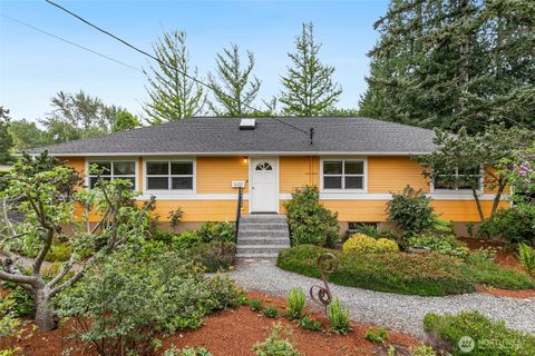 Photo of 6311 18th Avenue SW, Seattle, WA 98106 (MLS # 2509515)