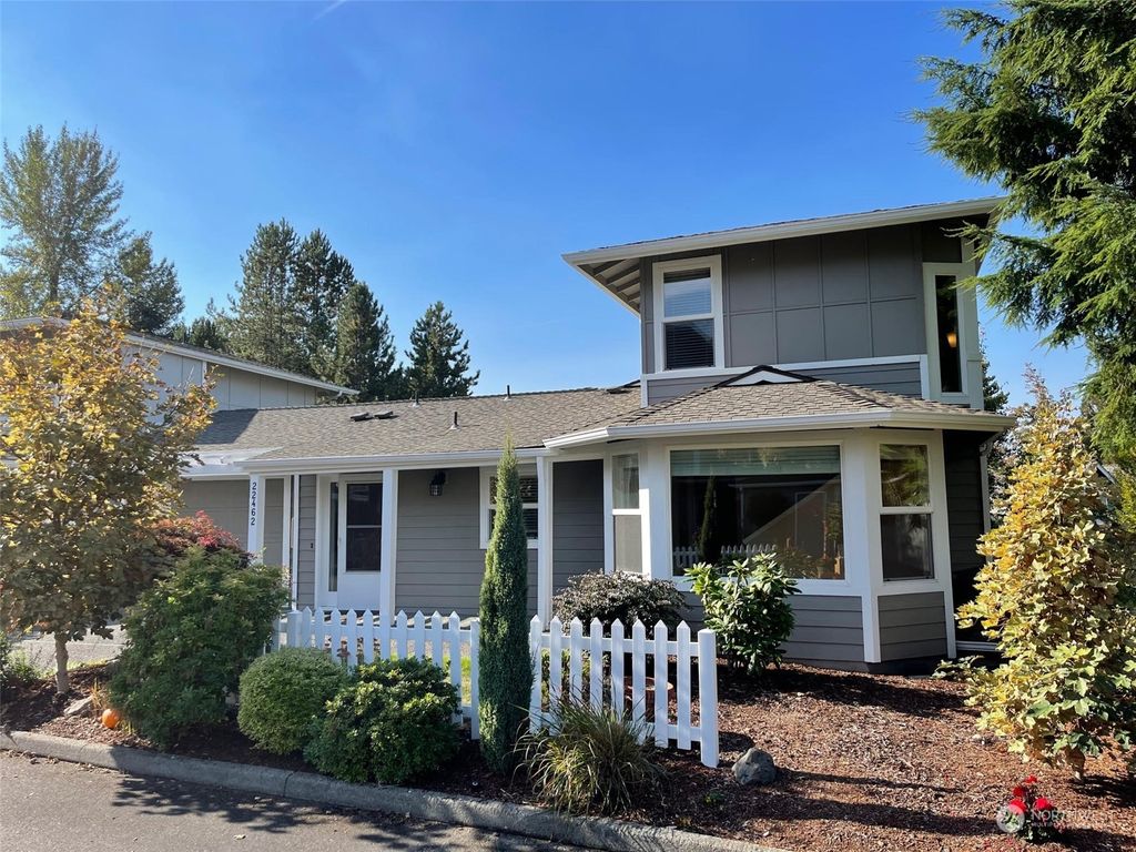 Photo of 22462 SE 37th Terrace #2343, Issaquah, WA 98029 (MLS # 2037425)