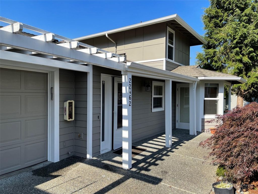 Photo of 22462 SE 37th Terrace #2343, Issaquah, WA 98029 (MLS # 2037425)