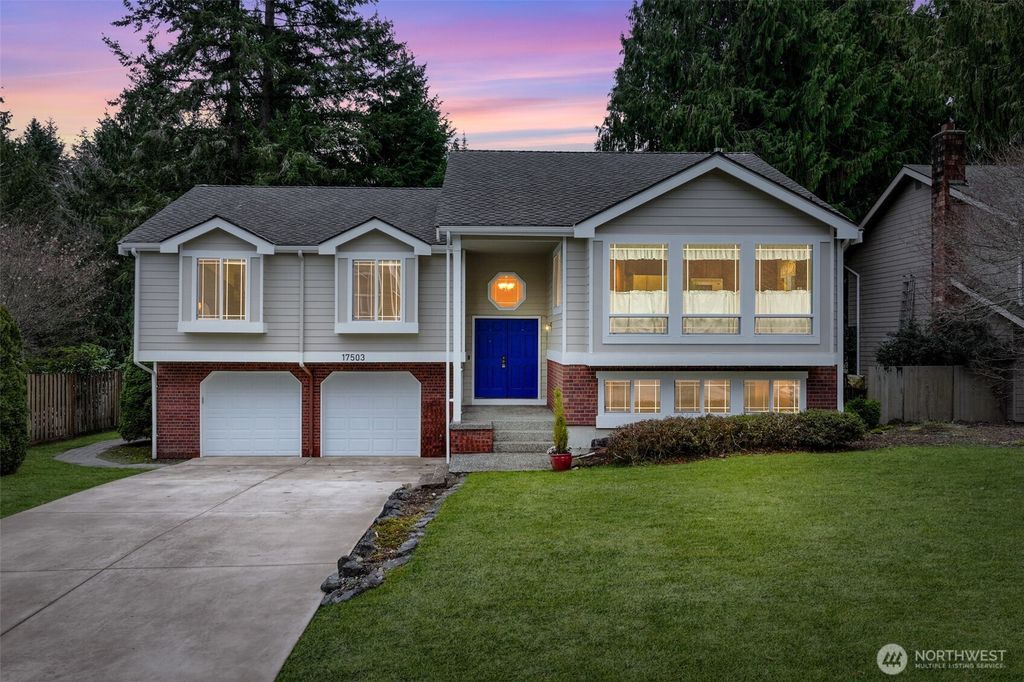 Photo of 17503 NE 137th Street, Redmond, WA 98052 (MLS # 2335895)