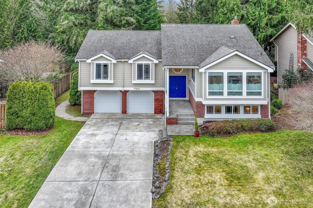 Photo of 17503 NE 137th Street, Redmond, WA 98052 (MLS # 2335895)