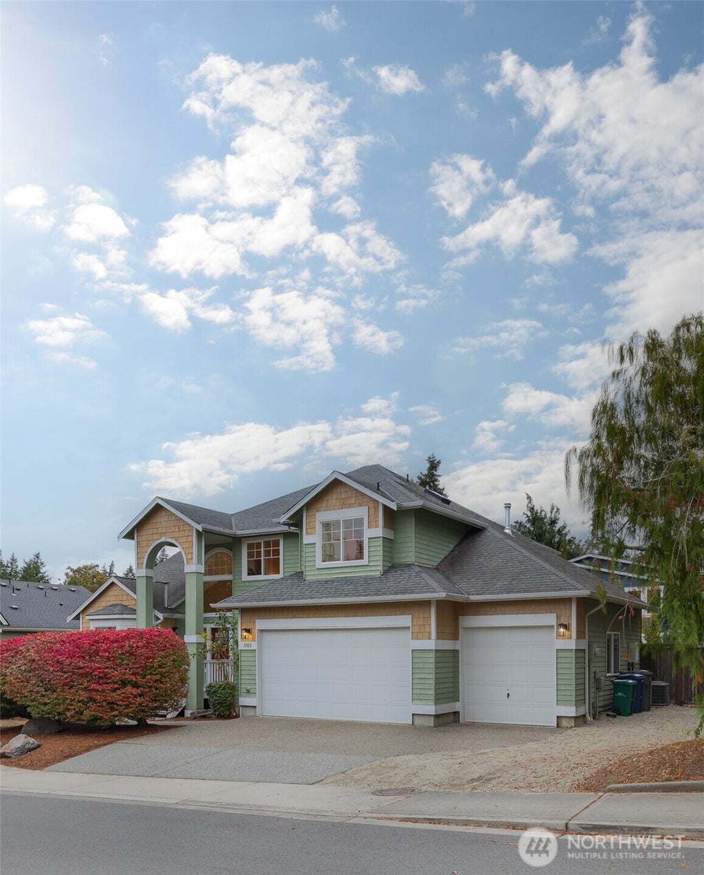 Photo of 7922 NE 125th Street, Kirkland, WA 98034 (MLS # 2589053)