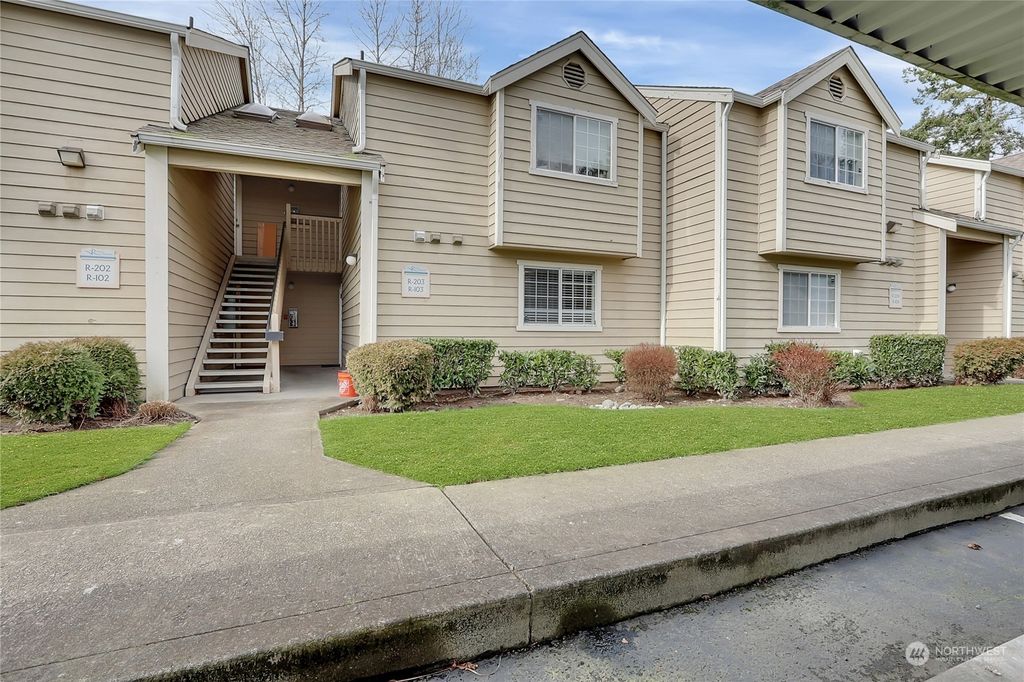 Photo of 1835 S 286th Lane #R103, Federal Way, WA 98003 (MLS # 2200270)