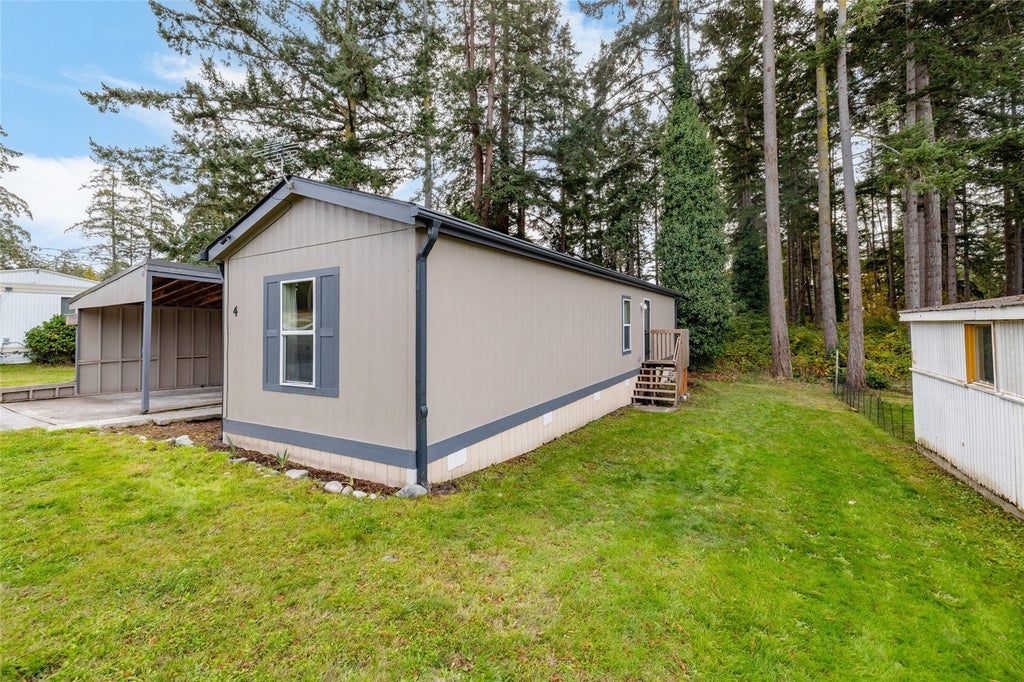 Photo of 1361 NE Goldie Street #4, Oak Harbor, WA 98277 (MLS # 2598550)