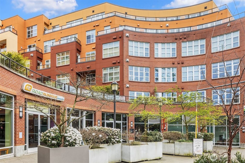 Photo of 410 NE 70th Street #201, Seattle, WA 98115 (MLS # 2508068)