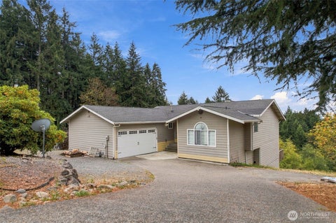 Photo of 16408 39th St Court E, Lake Tapps, WA 98391 (MLS # 2577772)