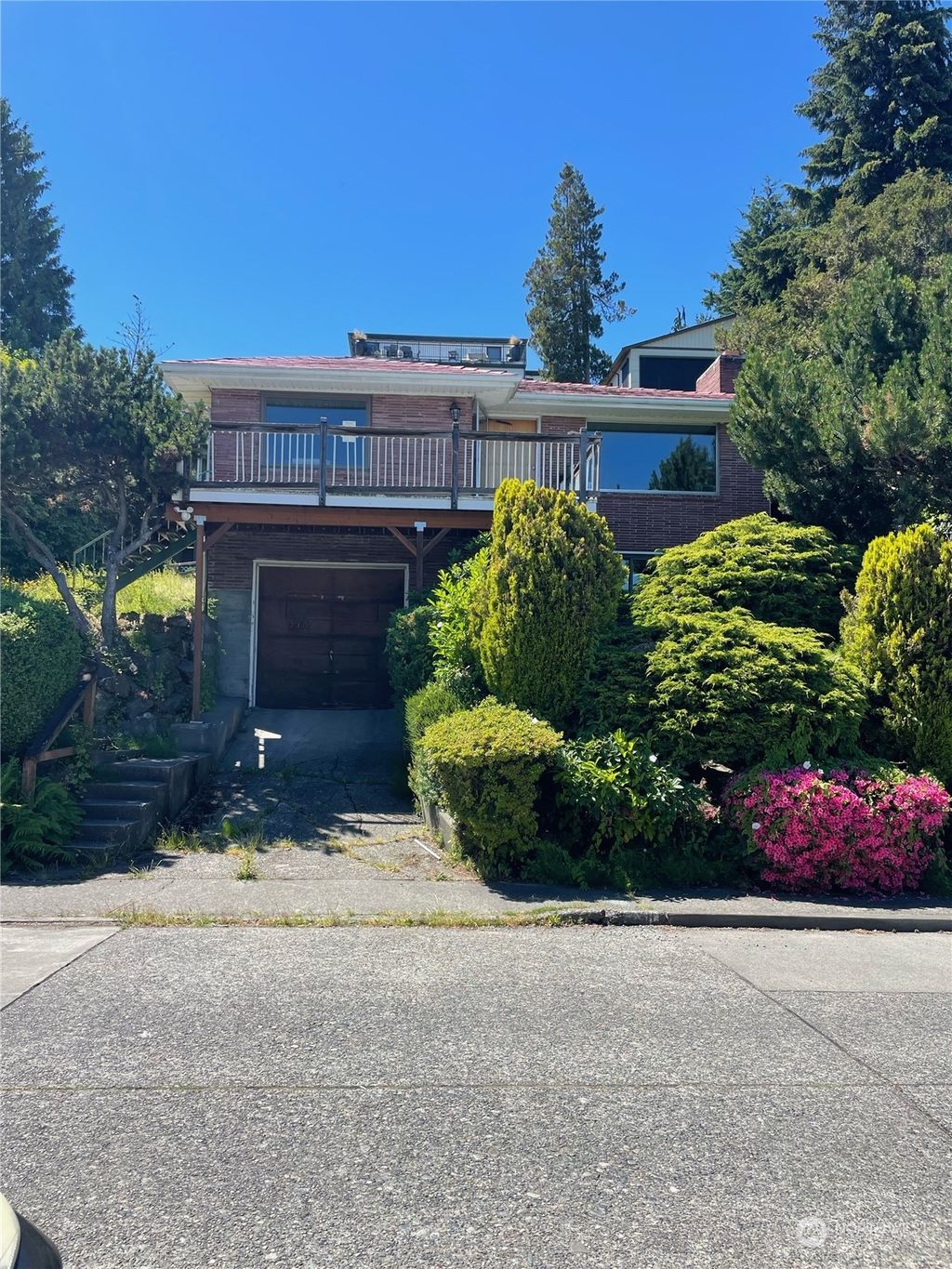 Photo of 7311 57th Avenue NE, Seattle, WA 98105 (MLS # 2255971)
