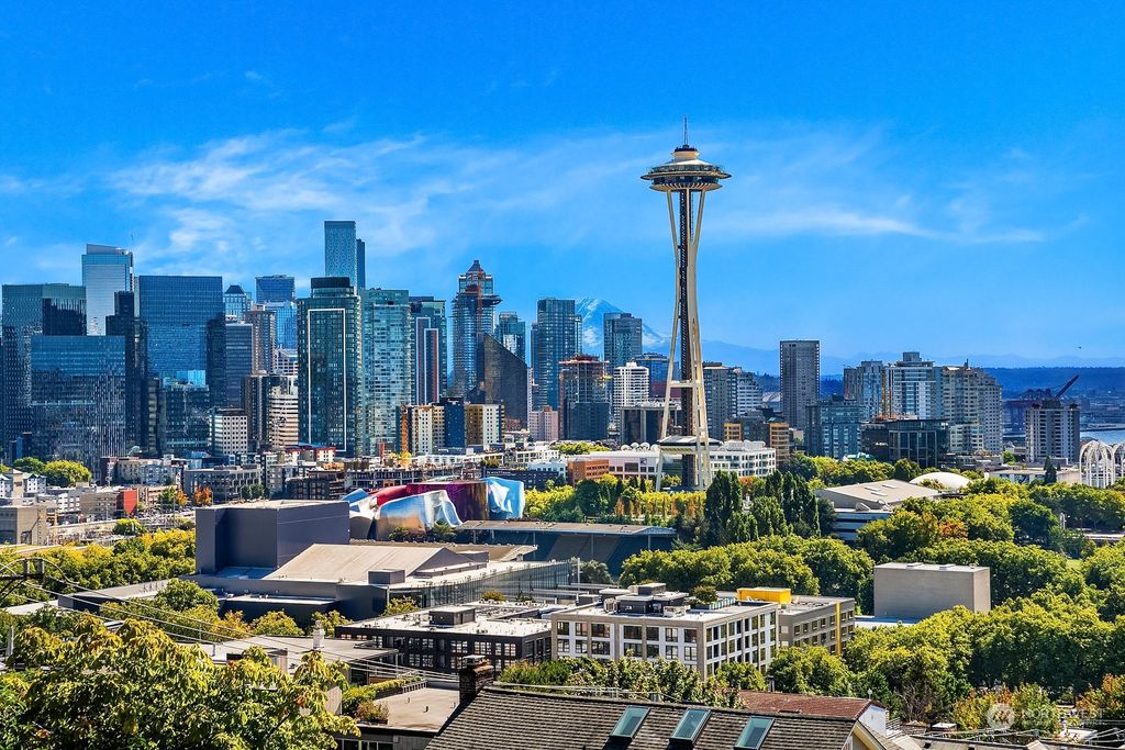 Photo of 100 Ward St #401, Seattle, WA 98109 (MLS # 2199050)