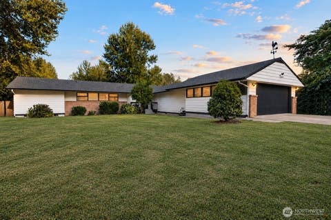 Photo of 16507 122nd Avenue E, Puyallup, WA 98374 (MLS # 2575295)